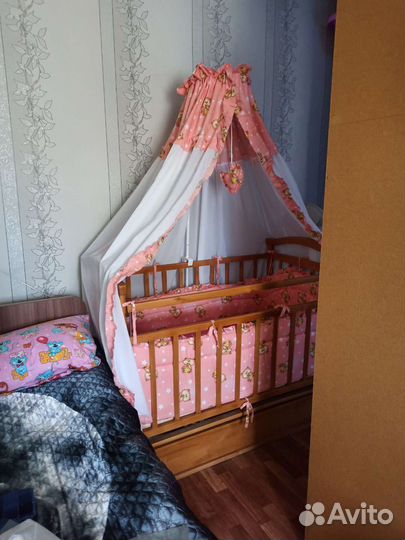 Детская кроватка с маятником, комплект