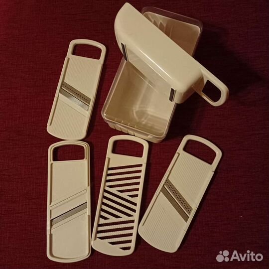 Набор тёрок с контейнером для овощей и фруктов