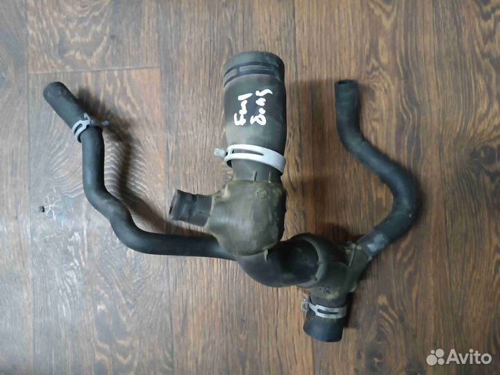 Патрубок радиатора