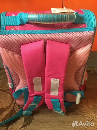 Новый школьный ранец, рюкзак