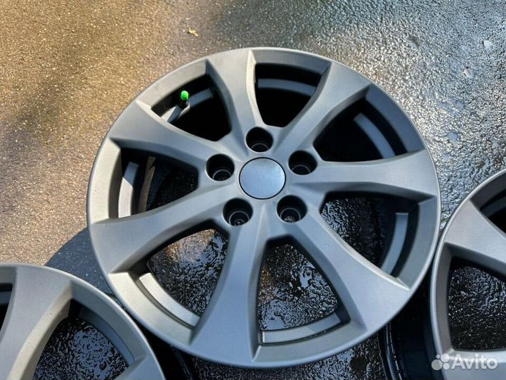 Литые диски TechLine на Toyota R16 5x114.3