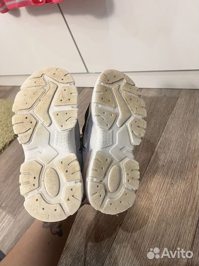 Кроссовки для девочки 30 размер