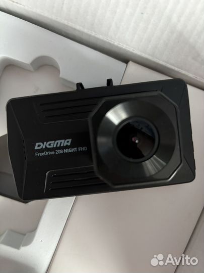 Видеорегистратор digma FreeDrive 208 night FHD