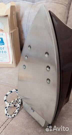 Новый электроутюг Элис 202, 1000 Вт, 1991 г