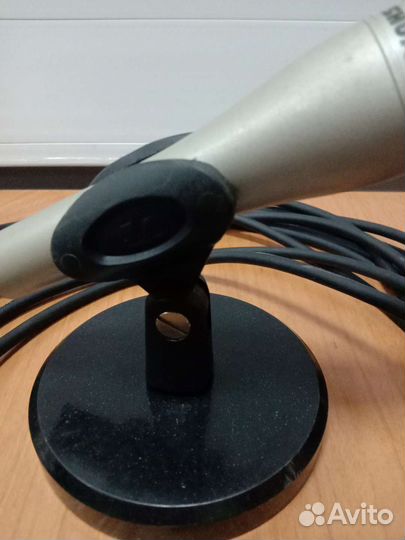 Микрофон shure SM63 с подставкой и кабелем