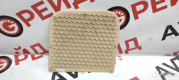 Сетка динамика задняя правая Volkswagen Touareg