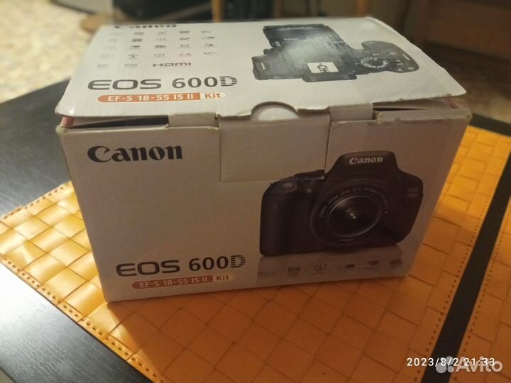 Canon 600D kit + объектив EF-S 18-55 IS II