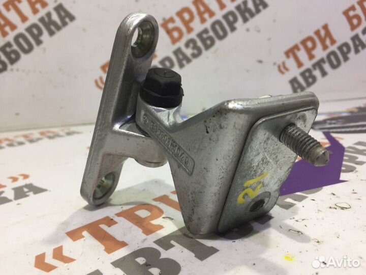 Мерседес С-Класс Петля верхняя задней двери Прав