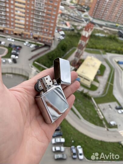 Бензиновая зажигалка новая