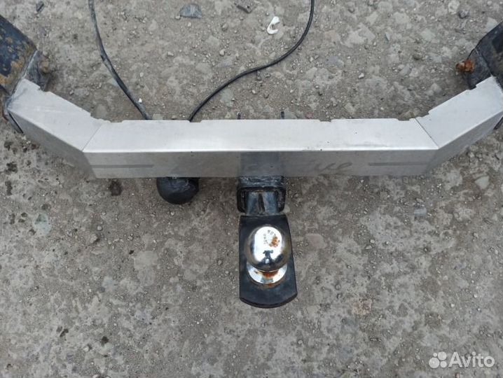 Фаркоп Toyota Land Cruiser 200 1VD 2016