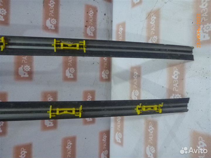 Молдинг на крышу Mitsubishi Outlander CU5W 4G69