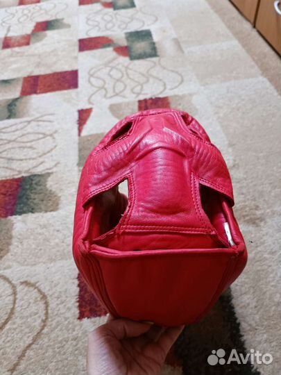 Боксерские перчатки, шлем, бинты