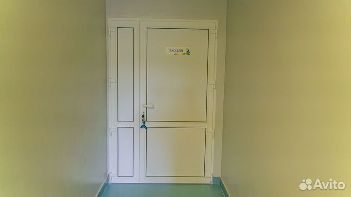 Алюминиевая дверь