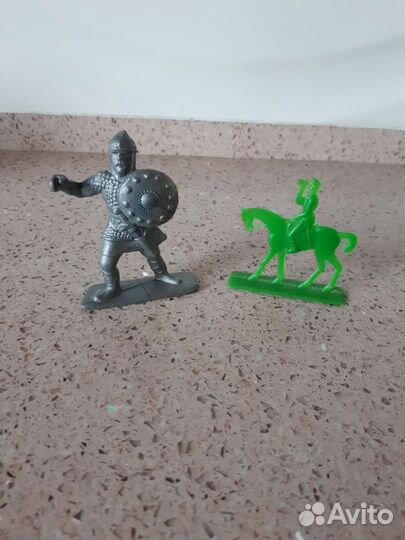 Солдатики дзи СССР оловянные и пластиковые