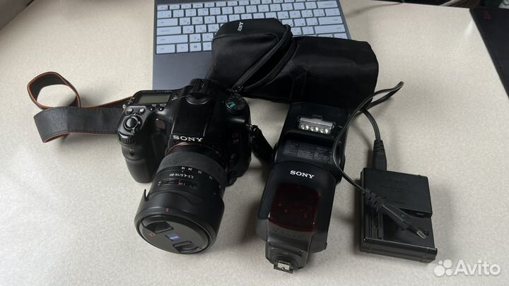 Фотоаппарат sony a 77 со вспышкой. Комплект