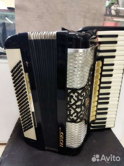 Аккордеон немецкий концертный horch