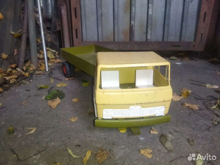 Грузовик СССР маз игрушка