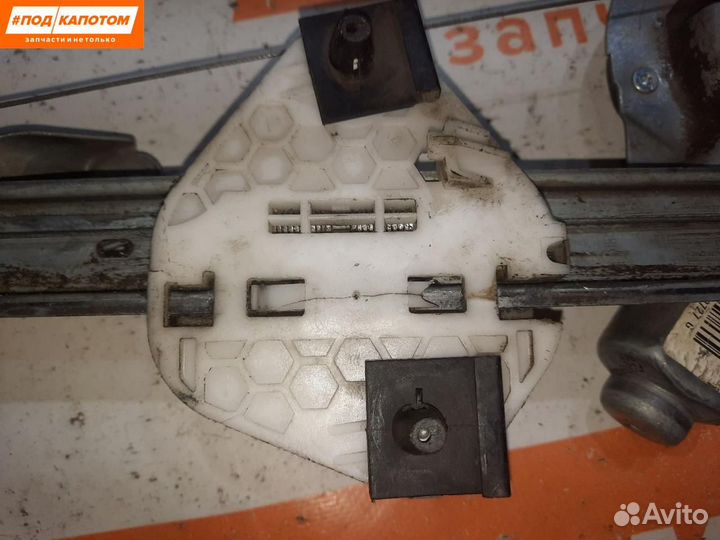 Стеклоподъемник передний правый Renault Logan