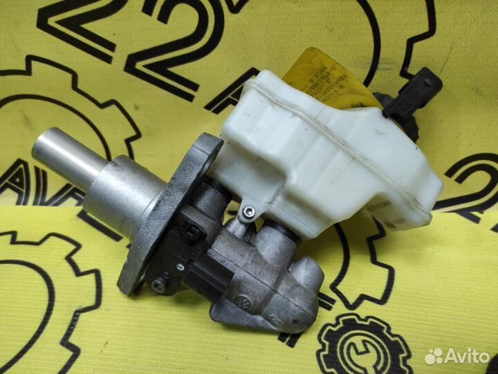 Главный тормозной цилиндр Volkswagen Tiguan cawb