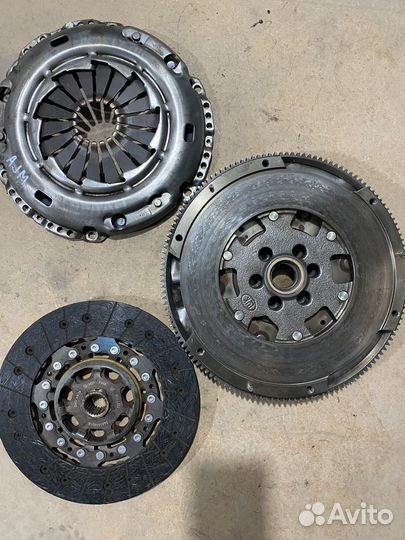 Маховик демпферный 038105266Q 1.9tdi Volkswagen