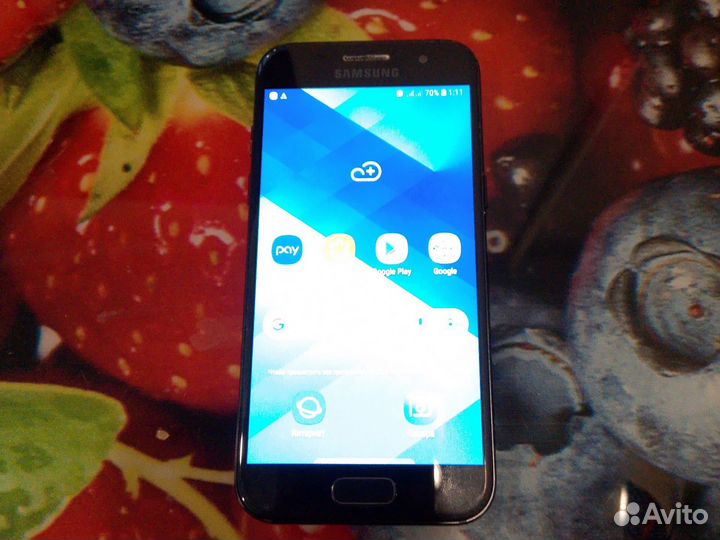 Samsung Galaxy A3 SM-A300H, 16 ГБ