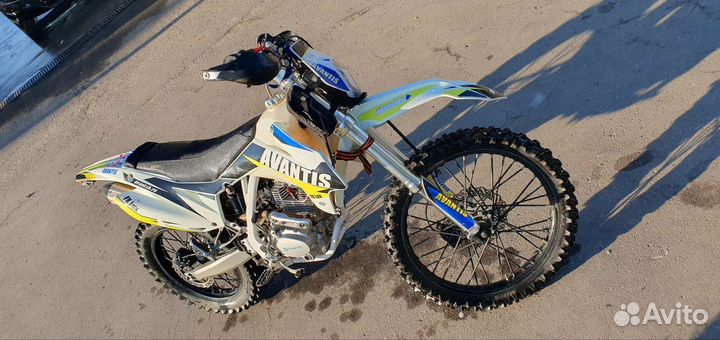 Кроссовый avantis 250fx lux