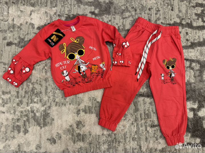 Костюм с брючками для девочки новый р. 98-116