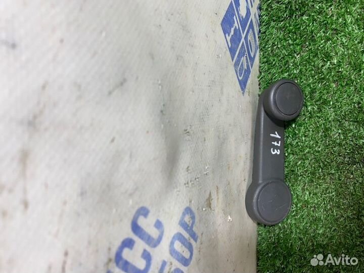 Ручка стеклоподъемника Ford Focus 2 хэтчбек 1.6