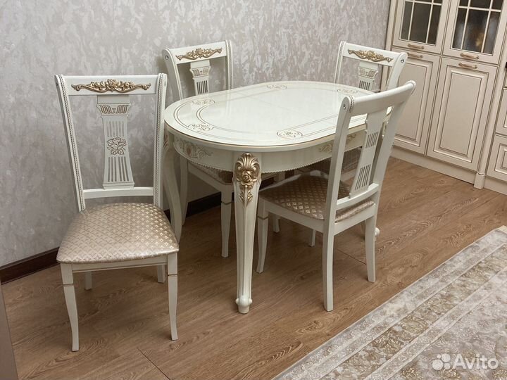 Столы и стулья