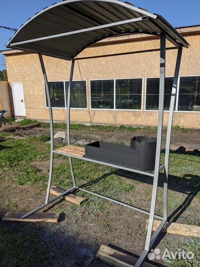 Мангал с крышей