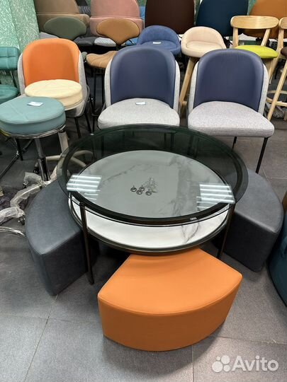 Стол со стульчиками