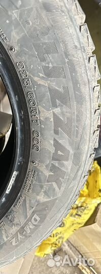 Bridgestone Blizzak DM-V2 225/60 R17 99Q