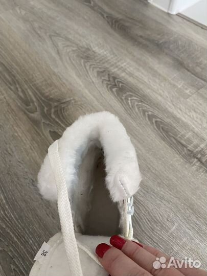 Коньки фигурные женские 38 размер