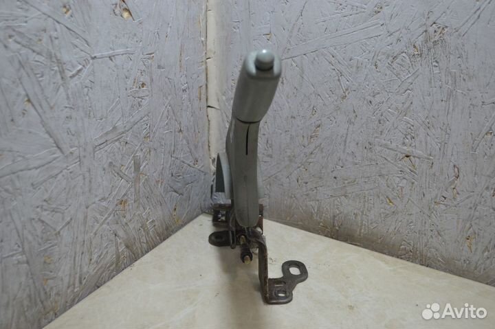 Ручник Toyota Yaris