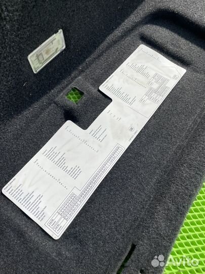 Обшивка крышки багажника бмв 5 e60