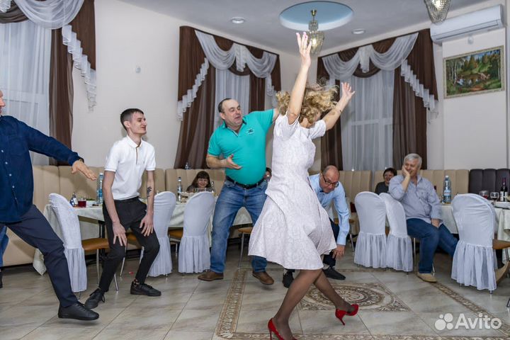 Ведущий поющий (Тамада). Музыка. 2в1