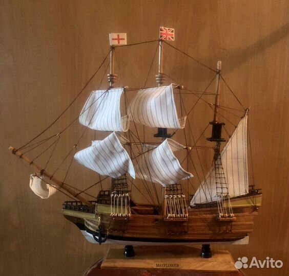 Модель парусного корабля