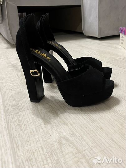 Туфли замшевые черные (босоножки)