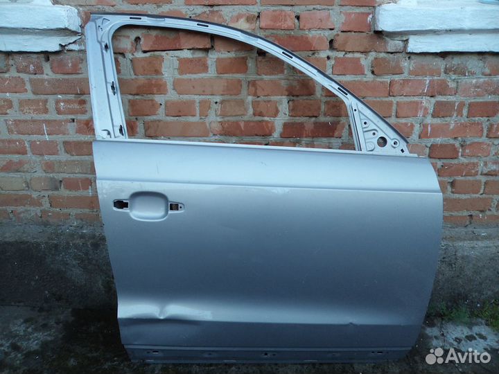 Audi Q3 передняя правая дверь с 2011