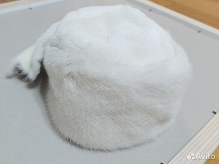 Шапка норковая белая женская