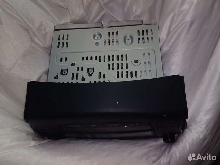 Магнитола Toyota RAV4 2012