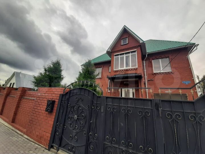 Дом 324 м² на участке 3,6 сот.