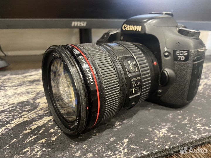 Зеркальный фотоаппарат