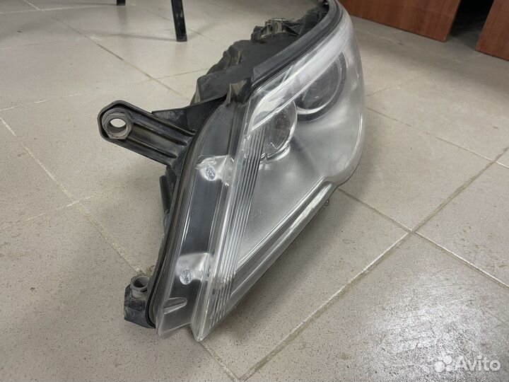 Фара левая Volkswagen Tiguan 2007-2011