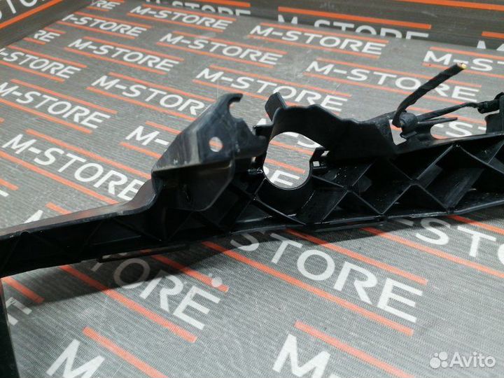 Кронштейн фары передний левый Bmw 3-Series E90