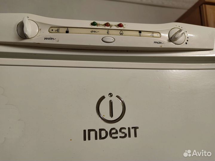Холодильник Indesit c 240g