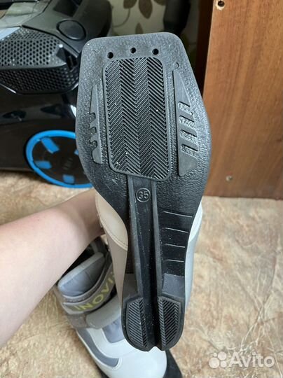 Лыжные ботинки