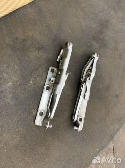 Mercedes w211 петля капота