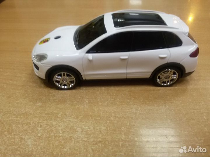 Подставка, пепельницы, зажигалки