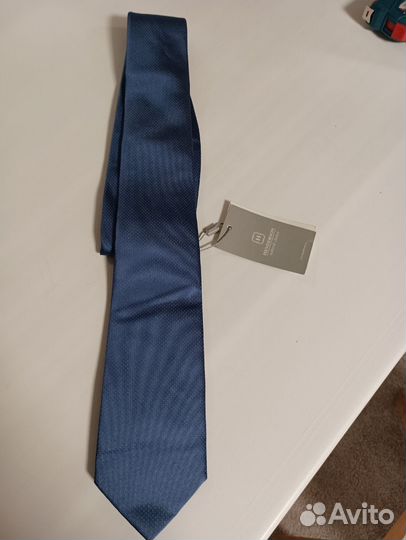 Галстук новый henderson